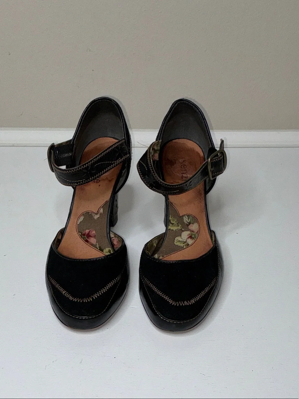 Kenzie Kayna Black Suede/Leather Ankle-Strap Heels Floral Cut Out In Leather Sz8